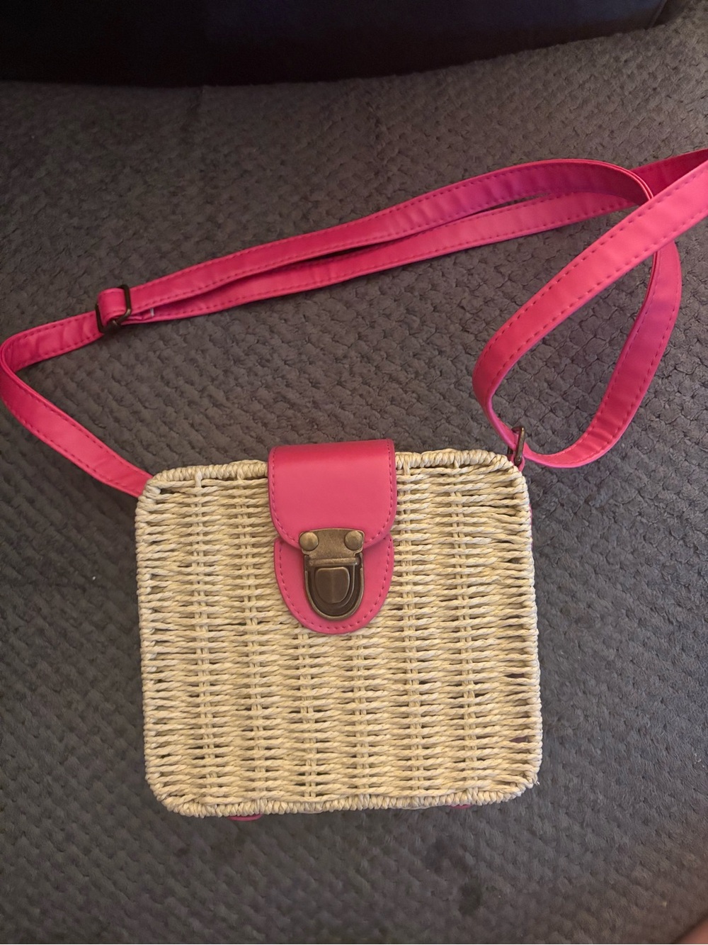 Woven Straw Crossbody Bag with Pink Trim